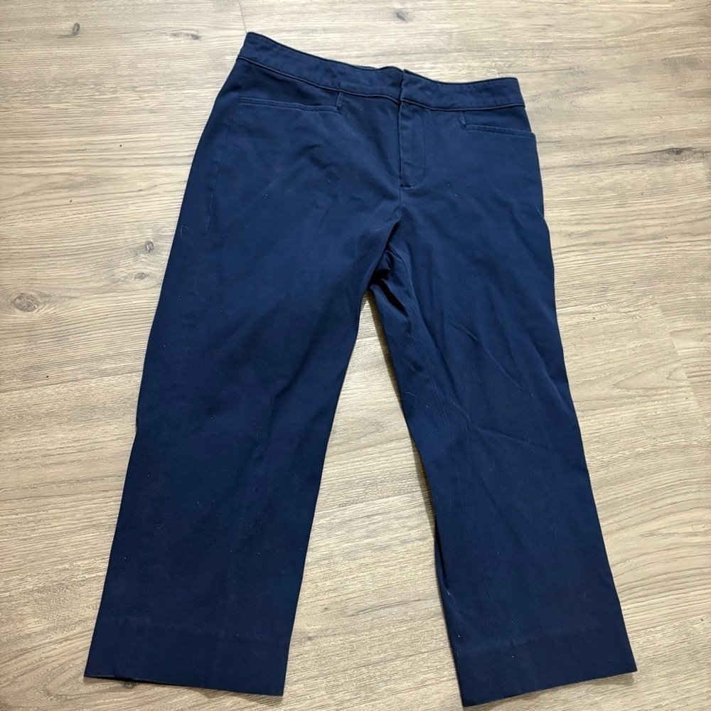 Chaps Women’s Sz‎ 8 Navy Blue Capri Pants Stretch Slimming Classic Preppy